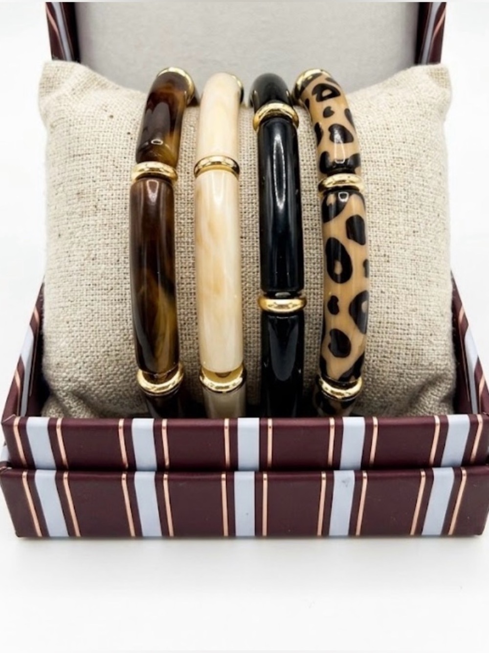 NWT ⚜️🤎⚜️ Piper K Set of 4 Earthy Resin Bangle Bracelets
